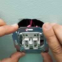 ЗАМЕНА, ПОДКЛЮЧЕНИЕ ВЫКЛЮЧАТЕЛЕЙ